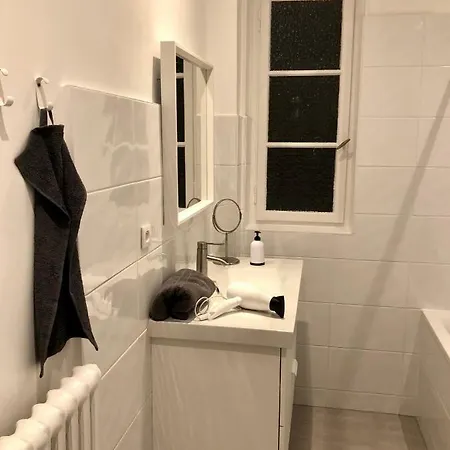 Apartment Grand 3 Pieces Stationnement Gratuit Dans La Rue